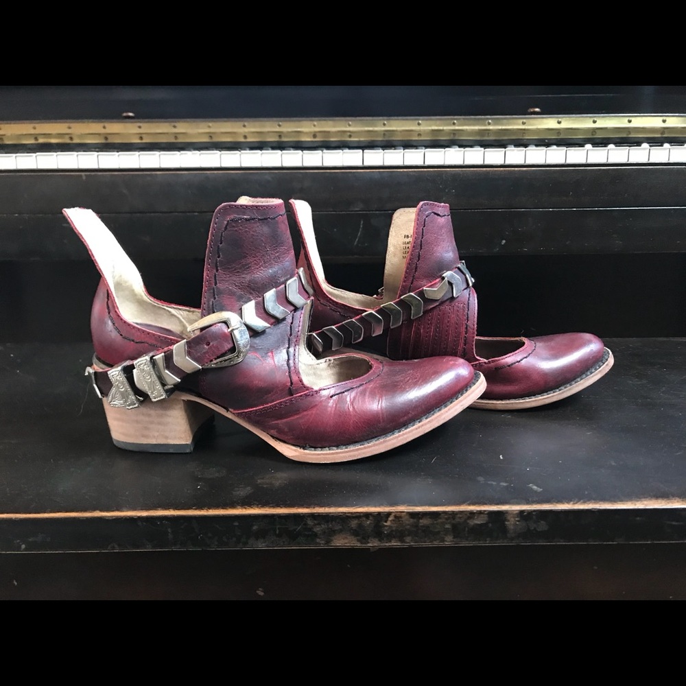 Freebird by Steve Madden Blade Shoe size 7